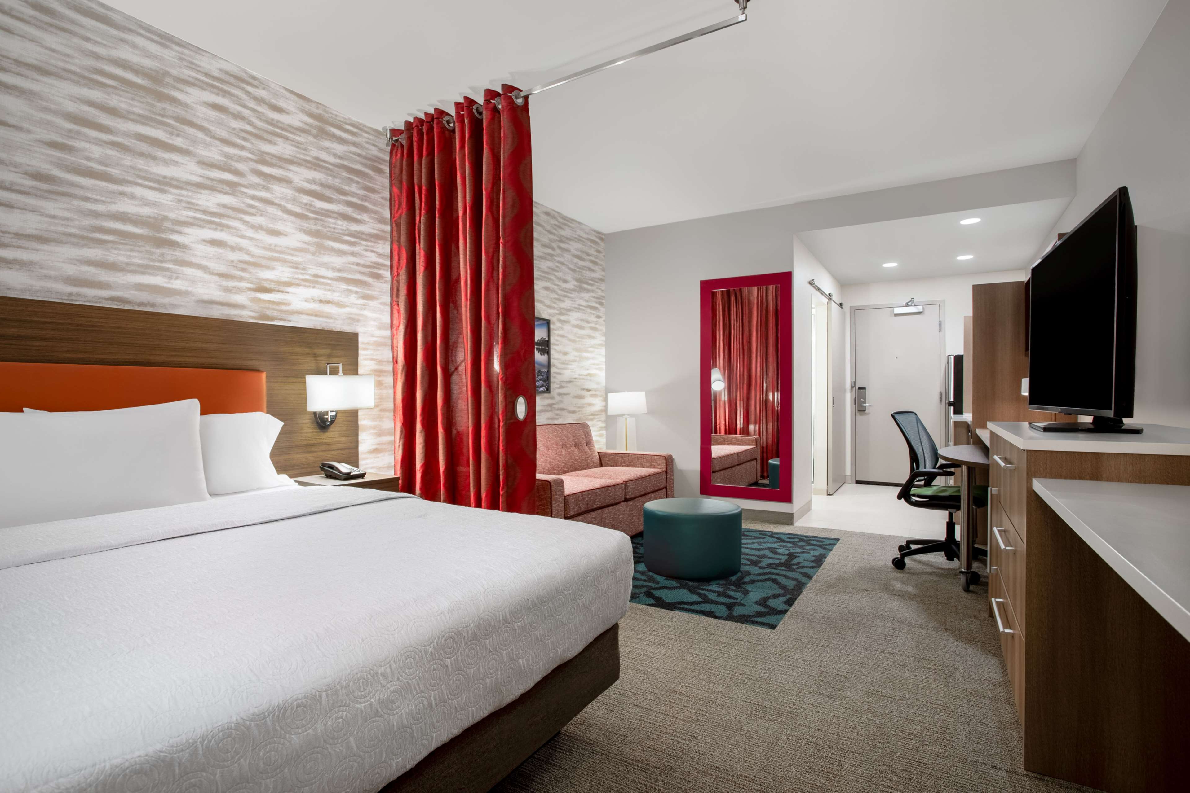 Home2 Suites by Hilton Calhoun - Tap to explore photos