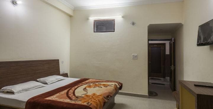 Hotel Devi Mahal @ 2 mins from Railway Station - Tap to explore photos