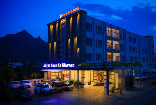 Hotel Seasons
