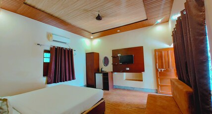 Shree Gulab Mansion Hotel and Restaurant Room Type - Executive Room