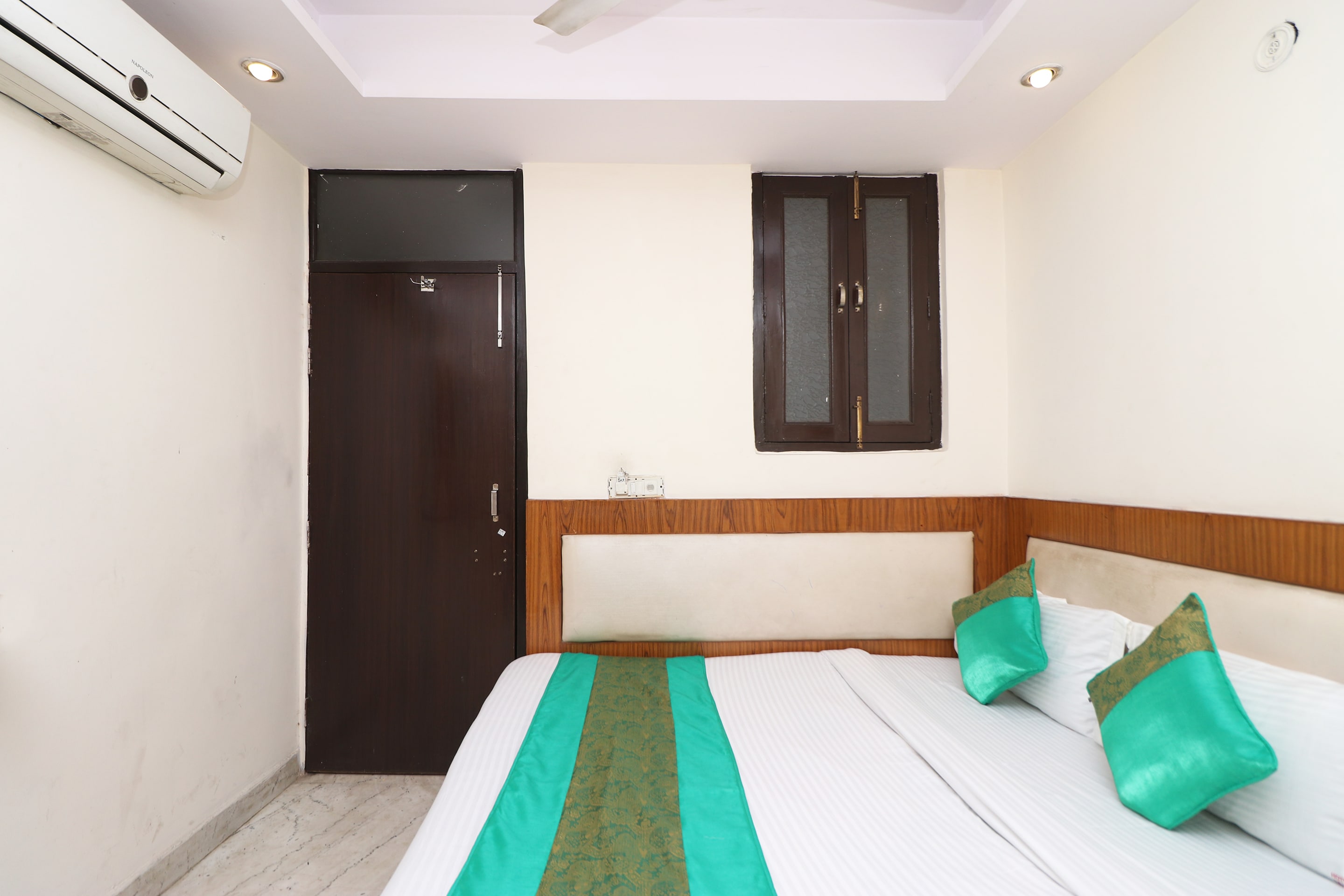 Hotel O Mahesh Inn - Tap to explore photos
