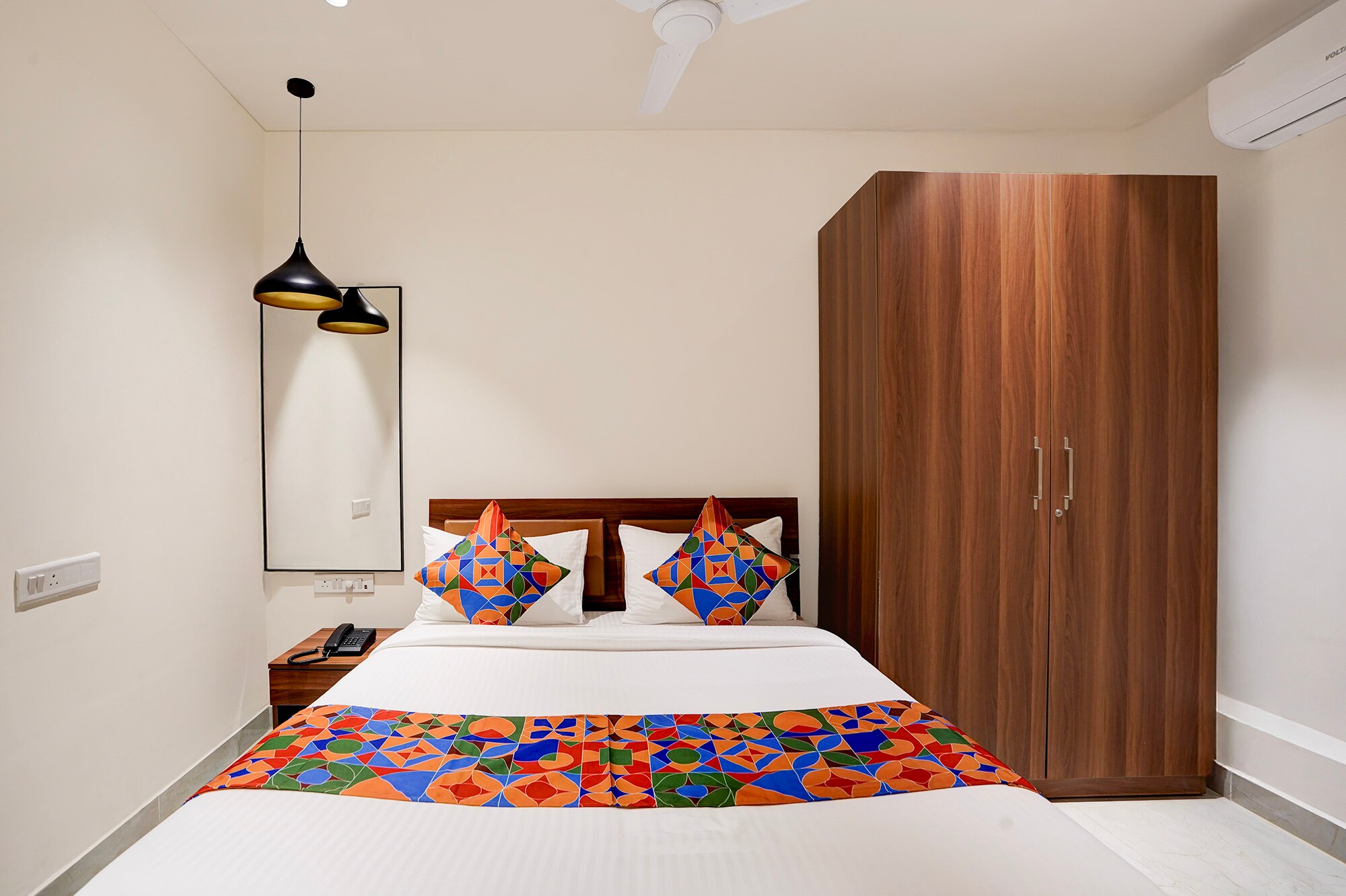 FabHotel Serenity I - Indiranagar - Tap to explore photos