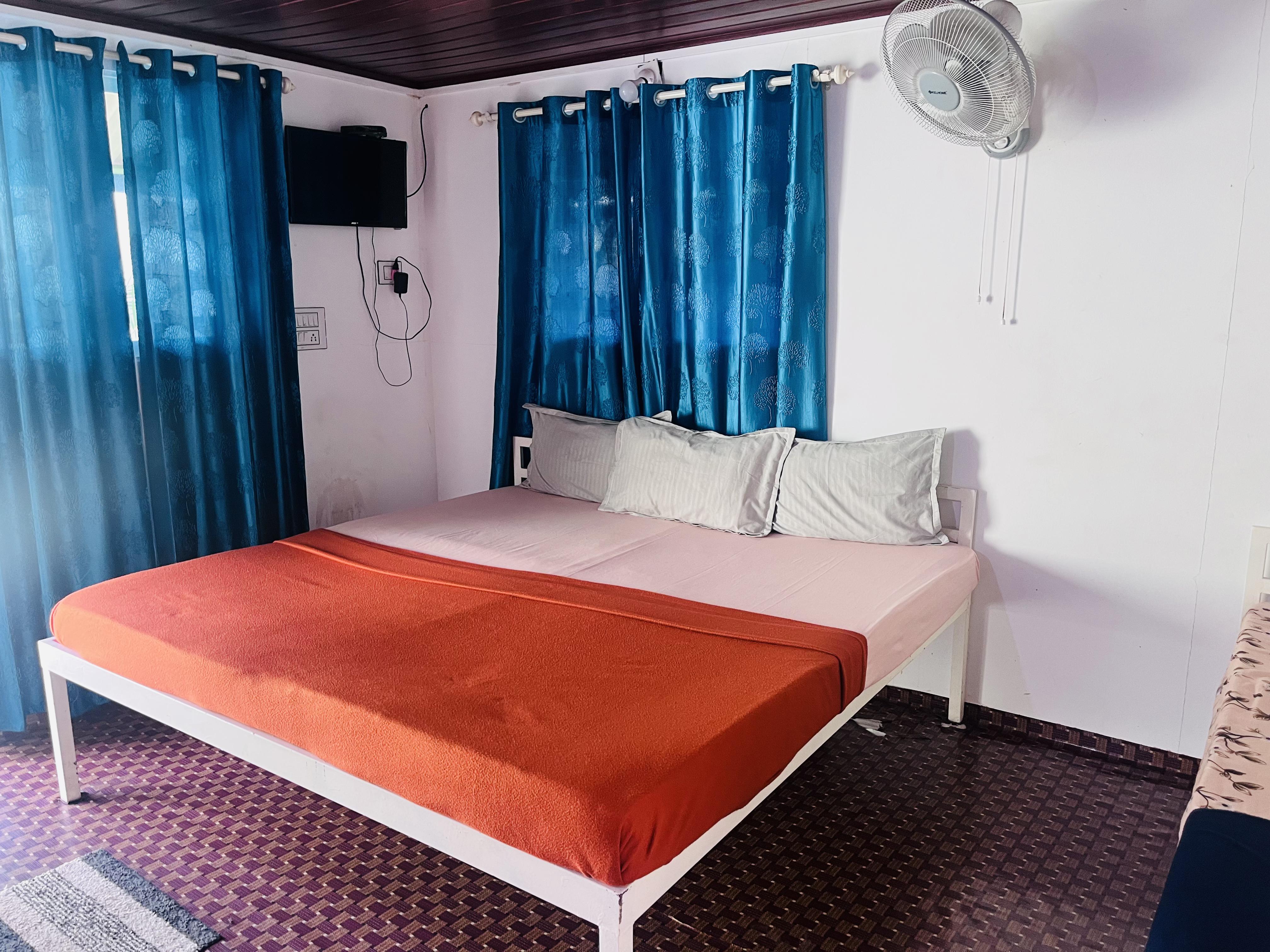 Bamboo leaf - Tap to explore photos