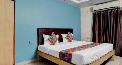 FabHotel DP International Room Type - Deluxe Room