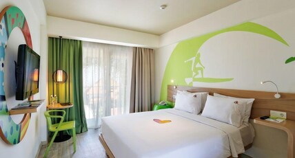 Maxone Hotel Bukit Jimbaran Room Type - Max Happiness Bay View Room