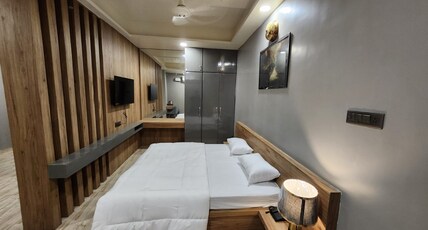 Hotel Saraswati Room Type - Deluxe room 