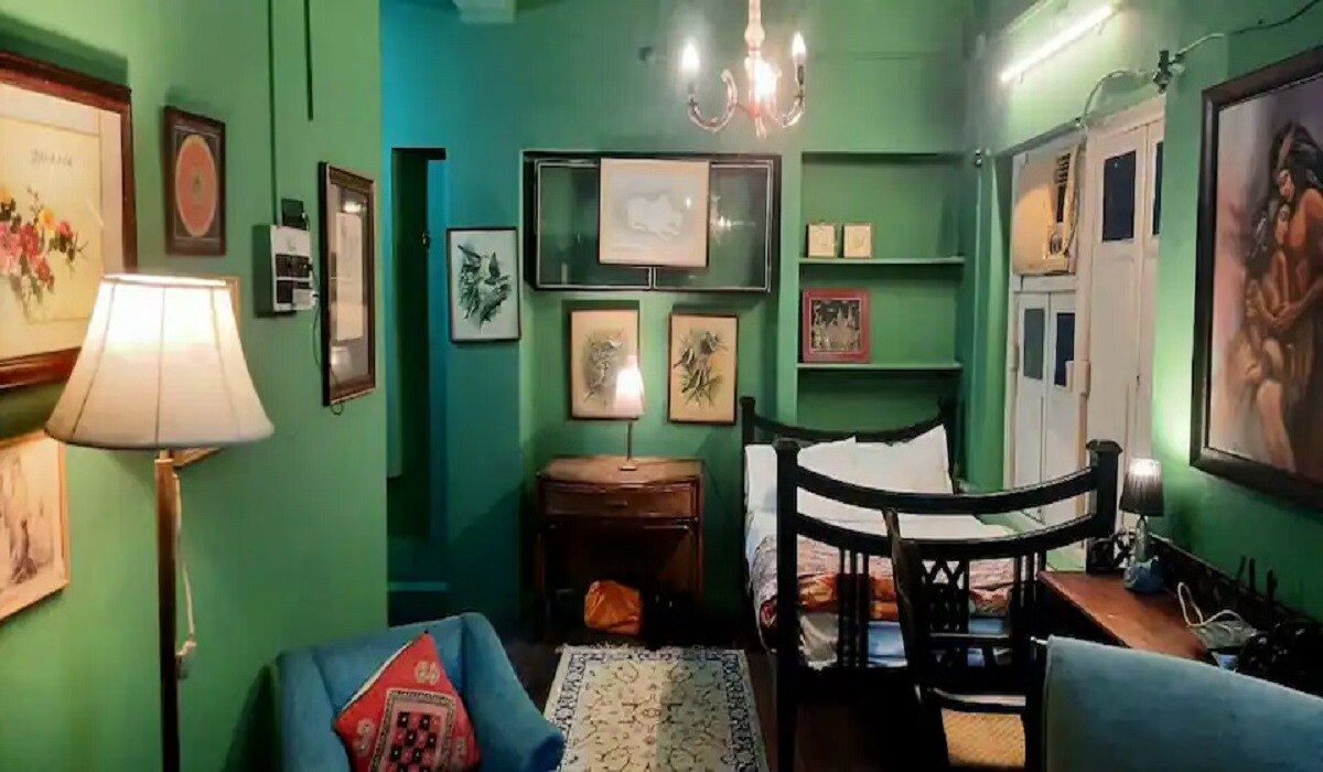 Vintage studio apartment Ballygunj - Tap to explore photos
