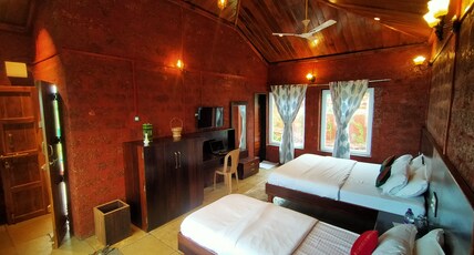 Holygram Krushi Paryatan Room Type - Sarjaa Tripal Bed Room