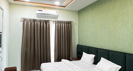Hotel sriyanvi Room Type - Bedroom 8