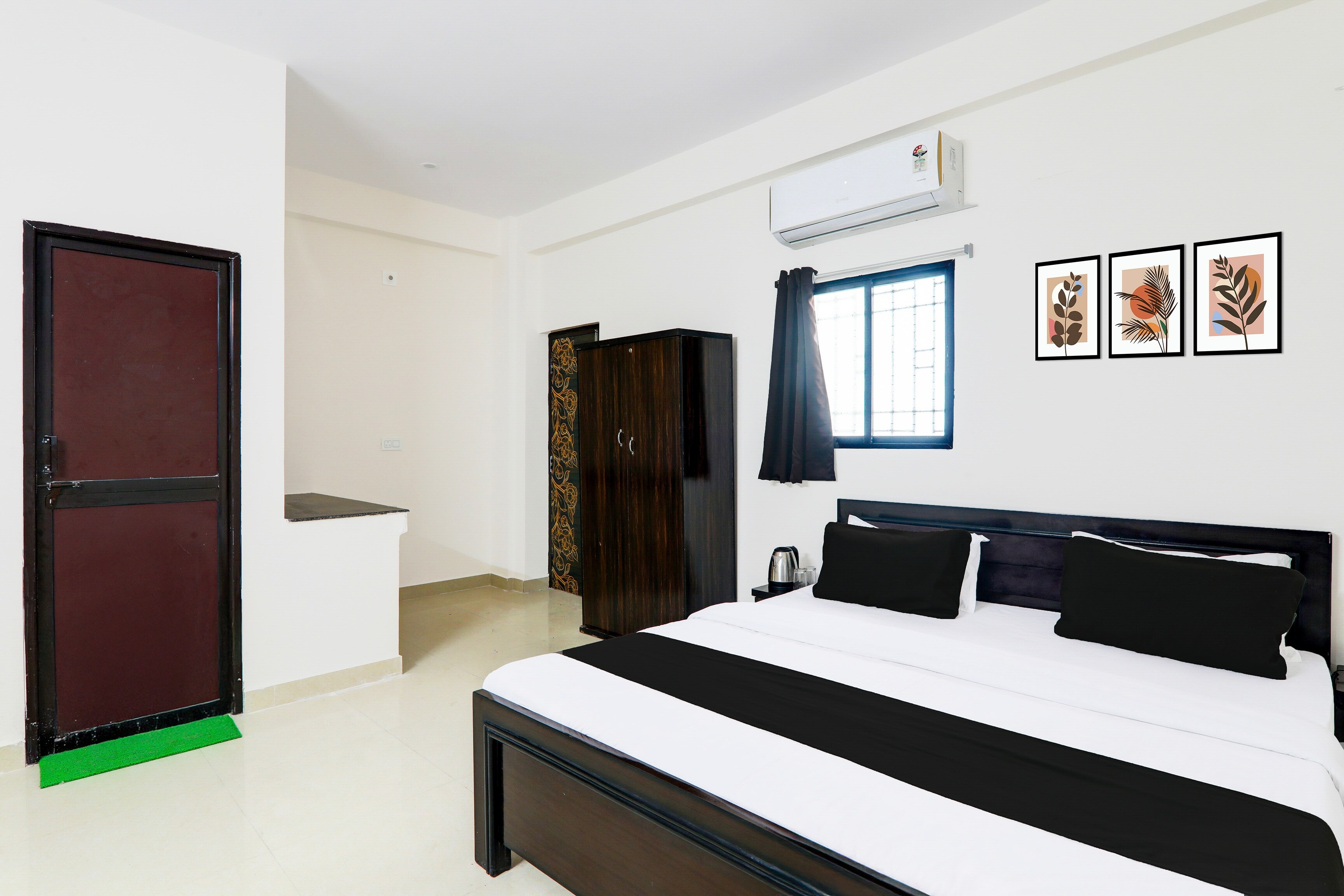 Super Hotel O Kadam Ghat Near Ashok RajPath - Tap to explore photos