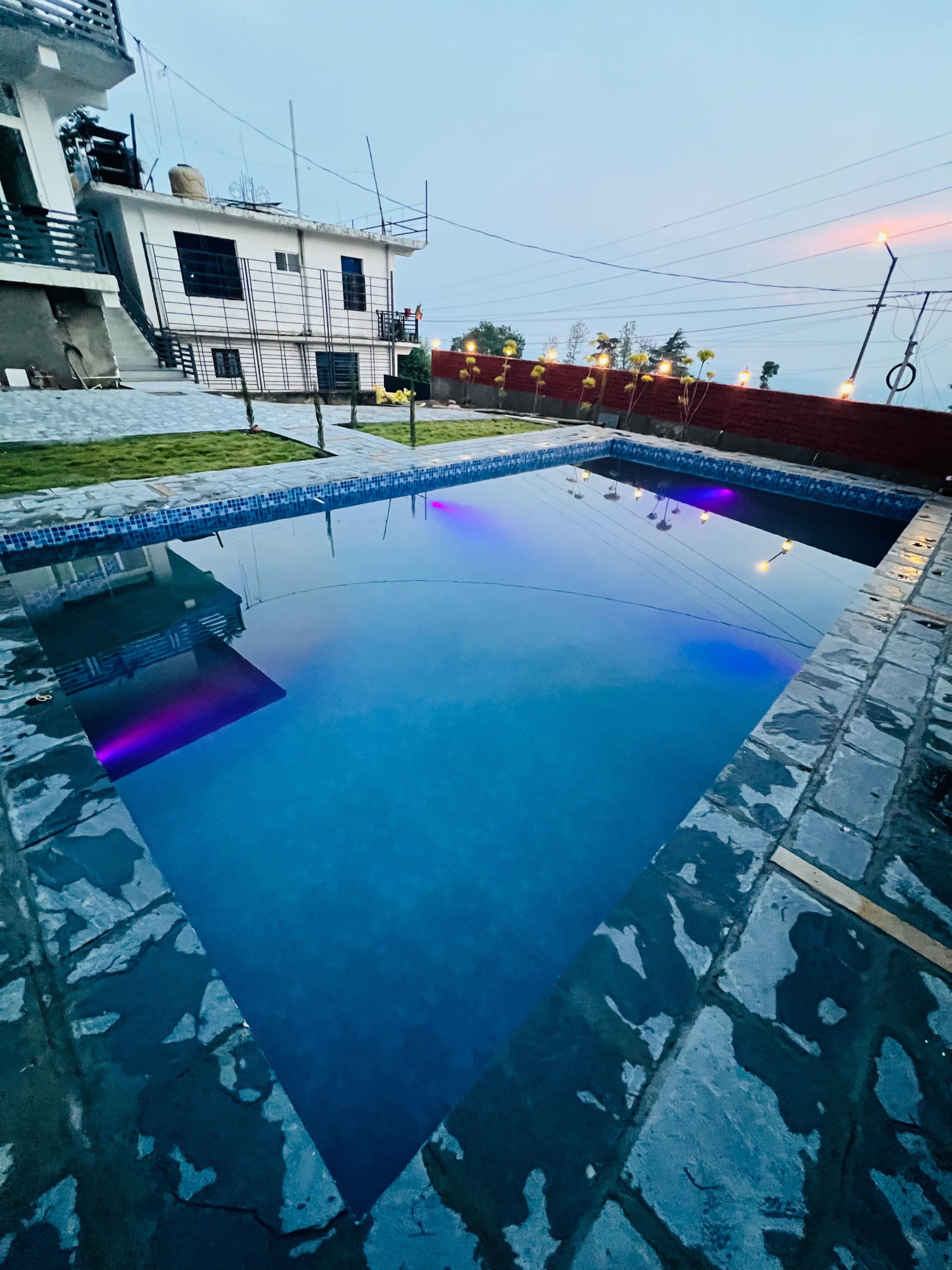 Bluewave Villa - Tap to explore photos