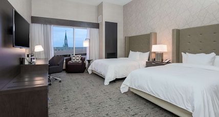 DoubleTree by Hilton Evansville Room Type - 2QN MOB HEAR ACC RI-SHW