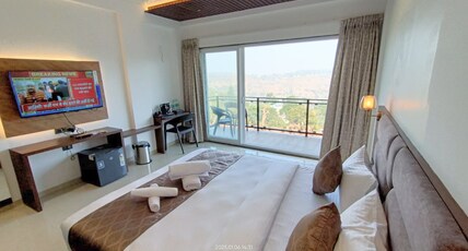 Mountain berries resort Room Type - Deluxe Room 102