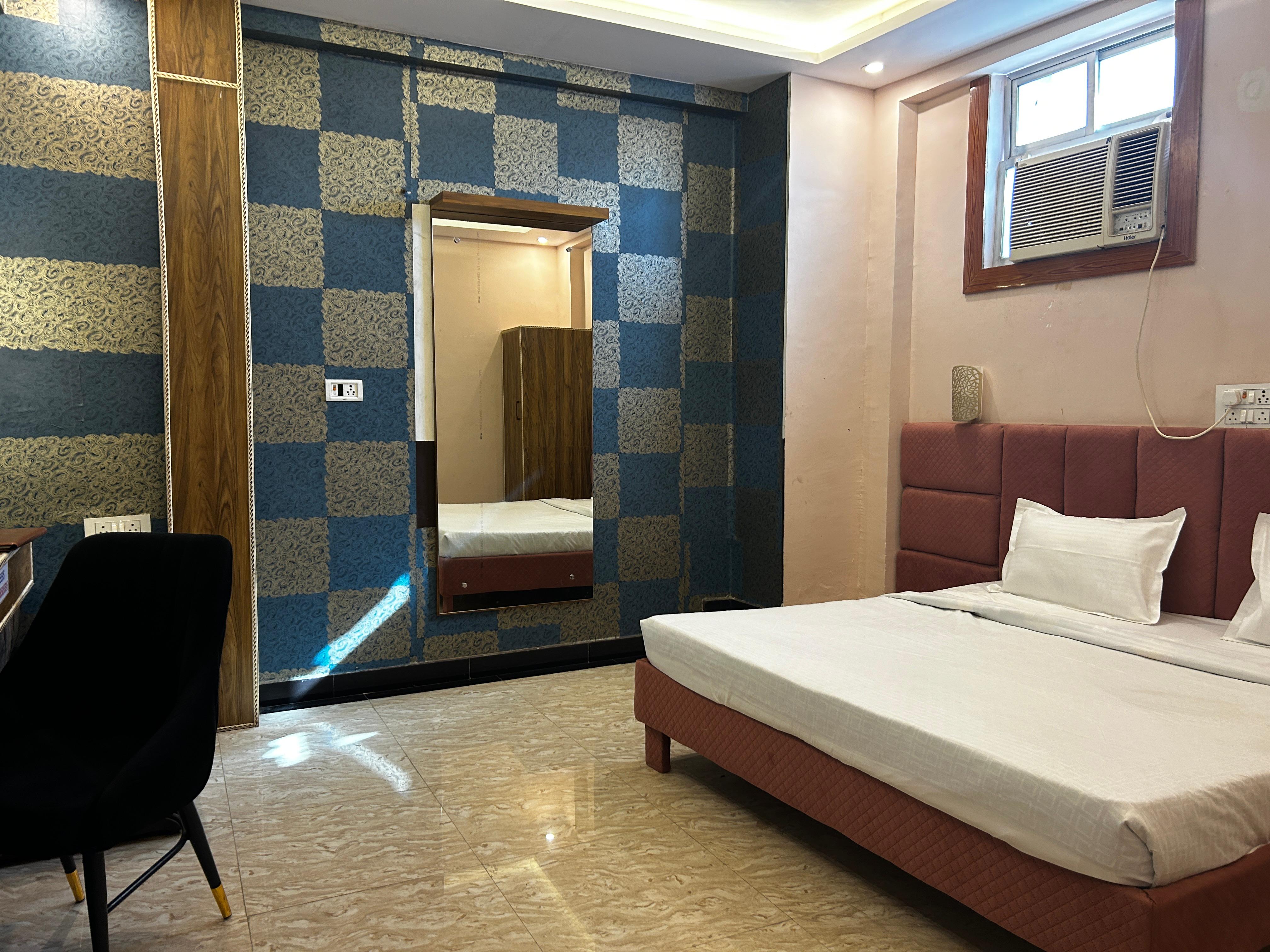 Hotel Seven Apple - Tap to explore photos