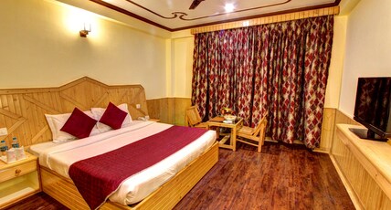 Holiday BnB Manali Room Type - Super Deluxe Room with Balcony