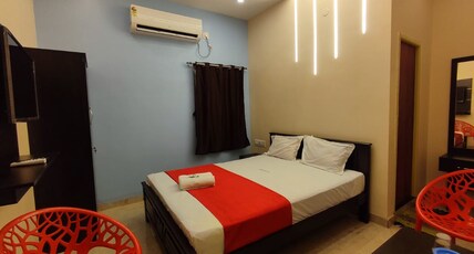 Shree Ramalinga Residency Room Type - AC Double bed room