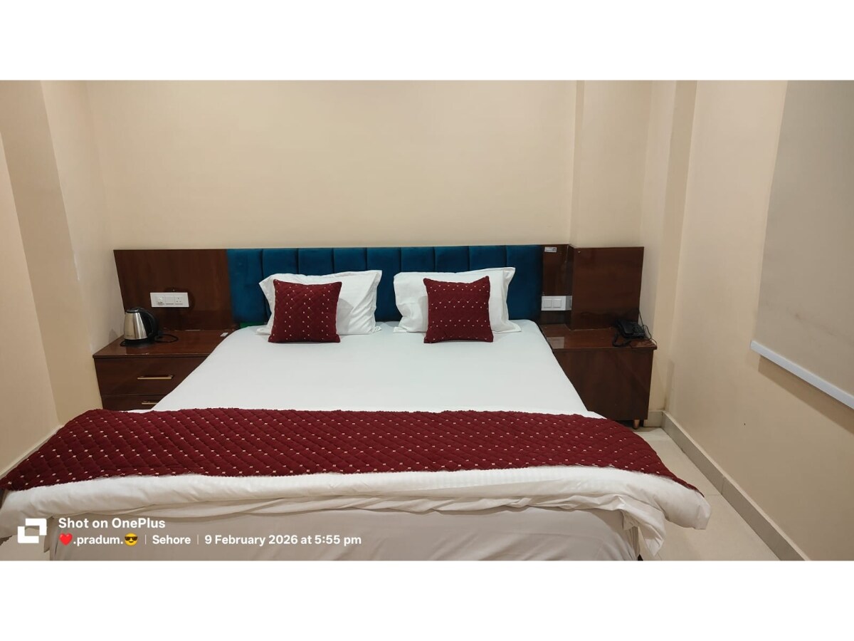 Hotel shri Vallabh kripa - Tap to explore photos