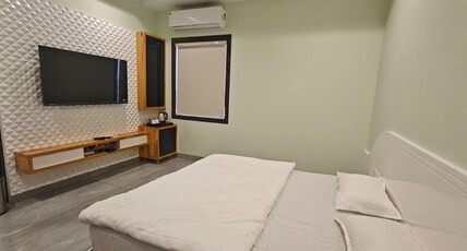 Jai Shree Krishna Hotel and Restaurant Room Type - Premium Room
