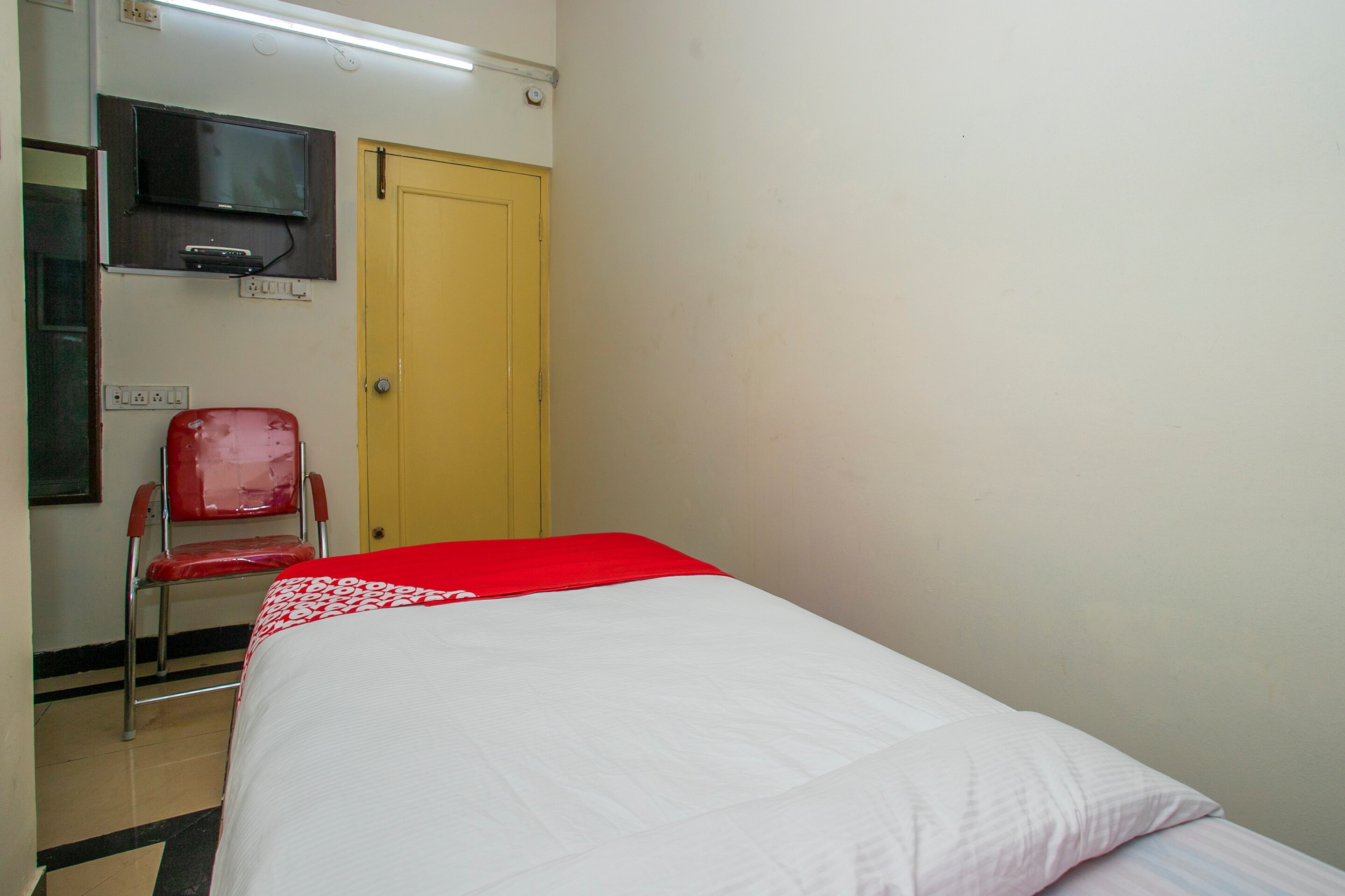 OYO 26817 GKS Residency - Tap to explore photos