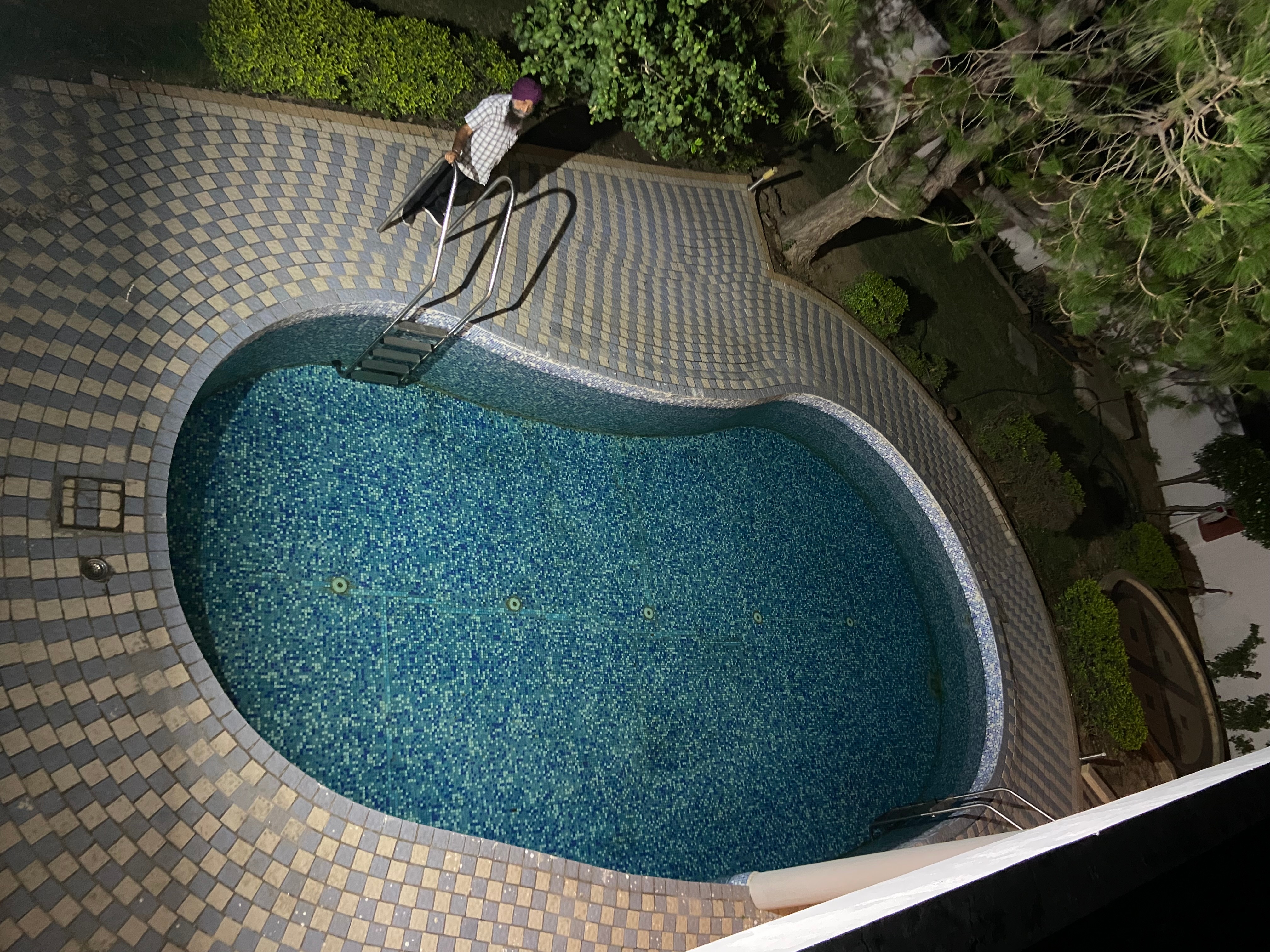 Aspire Pool Farm - Tap to explore photos