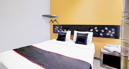 Hotel O Symphony Homestay Tlogomas Room Type - Indonesia Deluxe Double