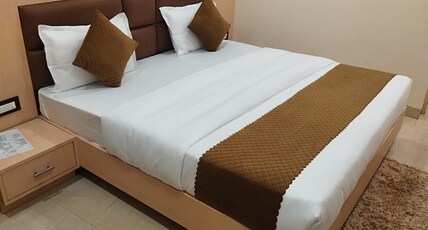 Hotel Grand Inn Room Type - Deluxe Room