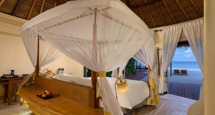 Banyan Tree Vabbinfaru Maldives Room Type - Grand Beachfront Pool Villa