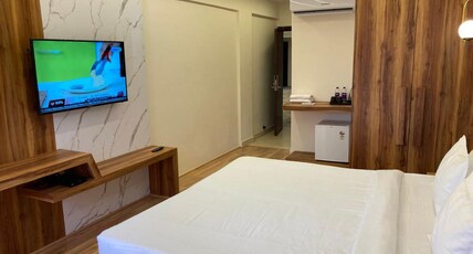 Hotel Giriraj Room Type - Executive Room Double Bed