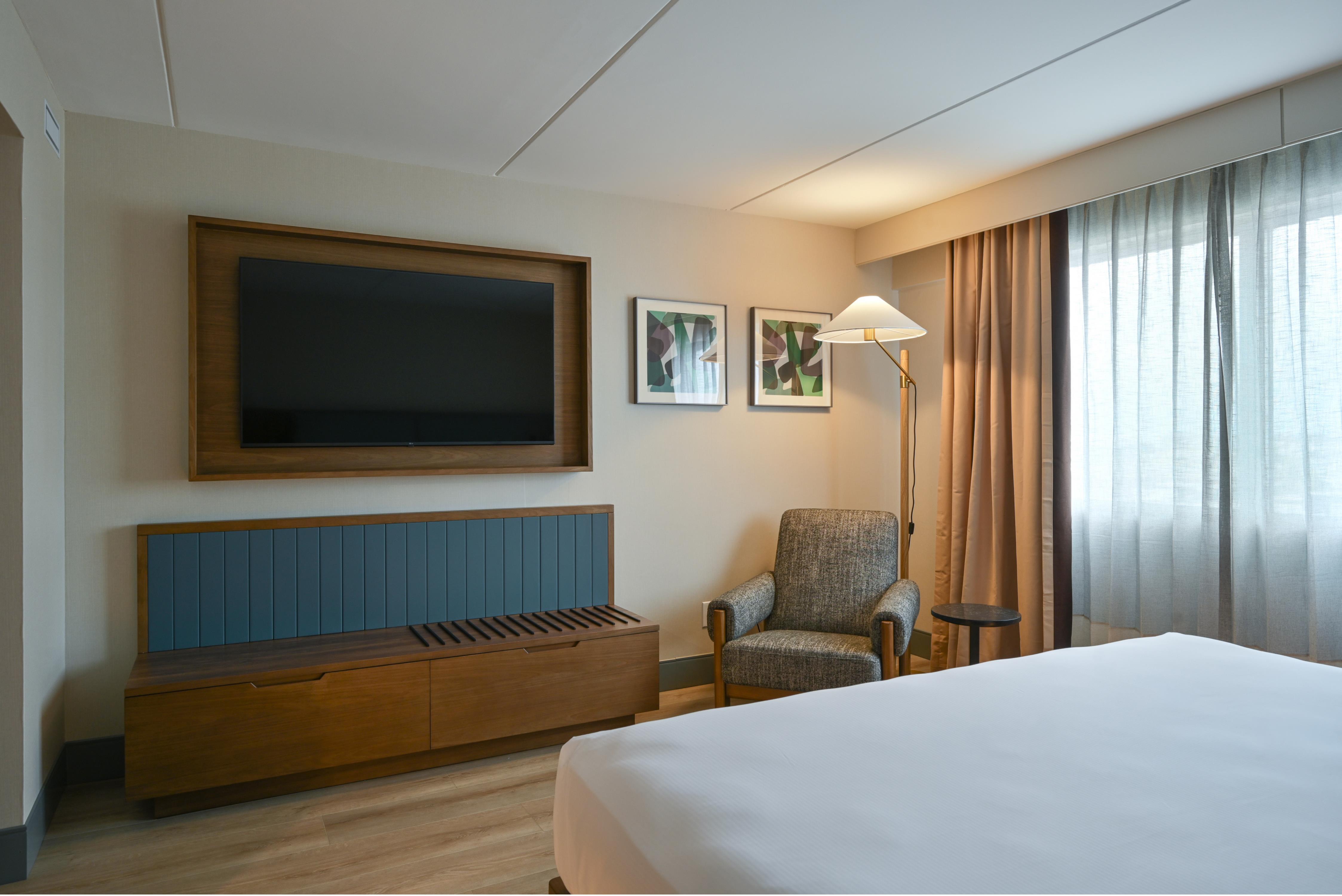Hilton Winnipeg Airport Suites - Tap to explore photos