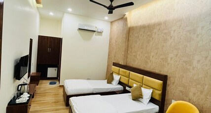 KOKO Stays Saharanpur Room Type - Suite Room
