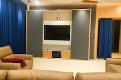 Luxury 2BHK Penthouse HiTech City