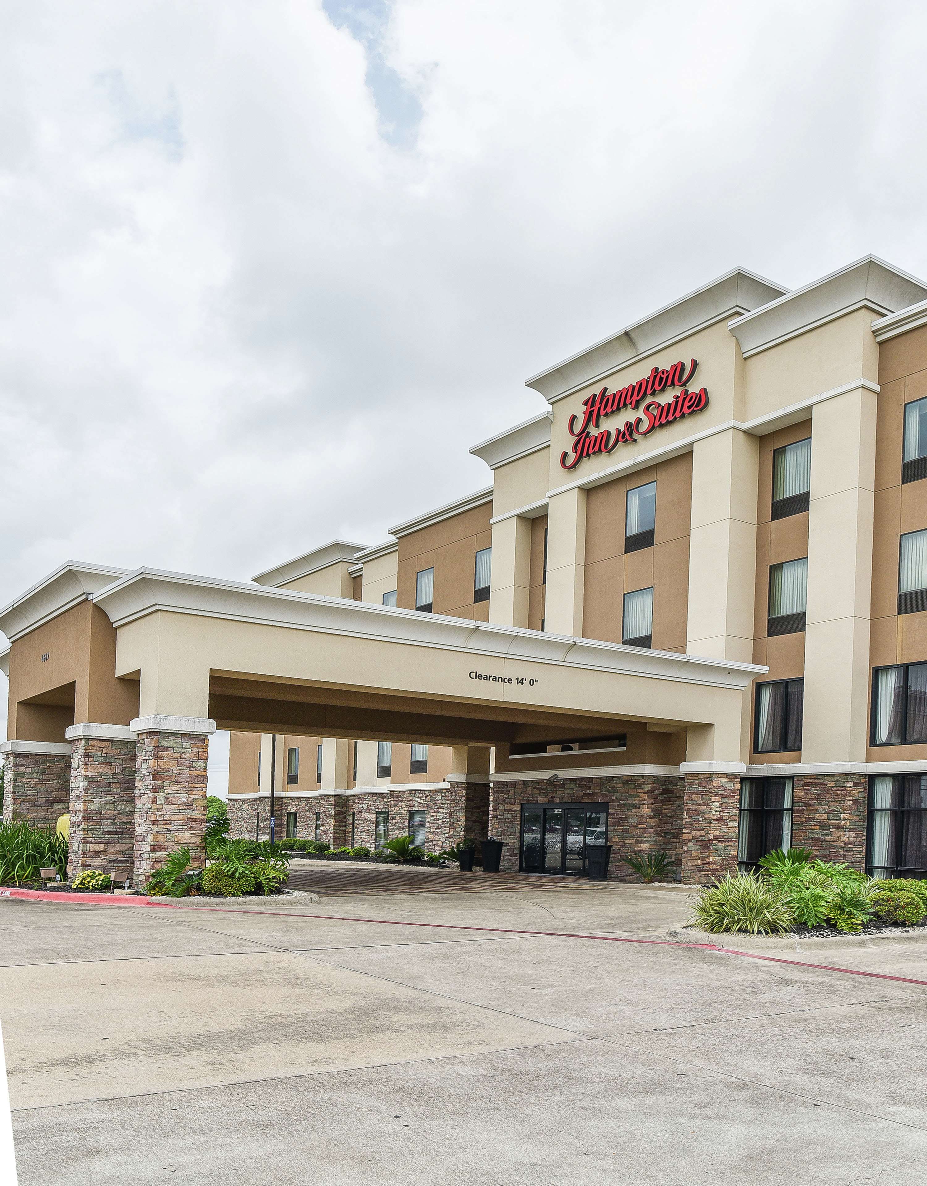 Hampton Inn and Suites Bay City, Texas - Tap to explore photos