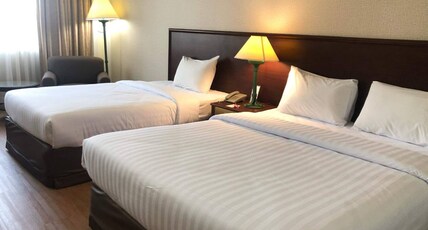 Royal Benja Hotel - Big Rooms, Family Friendly Room Type - Triple Deluxe with Bathtub (1 Queen and 1 Single Bed)