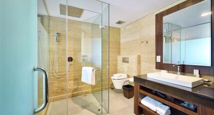 De Vins Sky Hotel Seminyak Room Type - Whirpool Suite with Extrabed