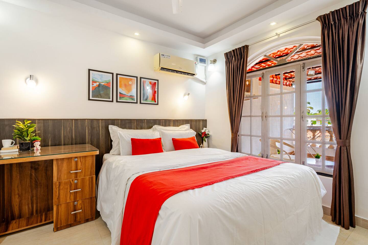Sapna Homes 4BHK Penthouse 5min to Beach - Tap to explore photos