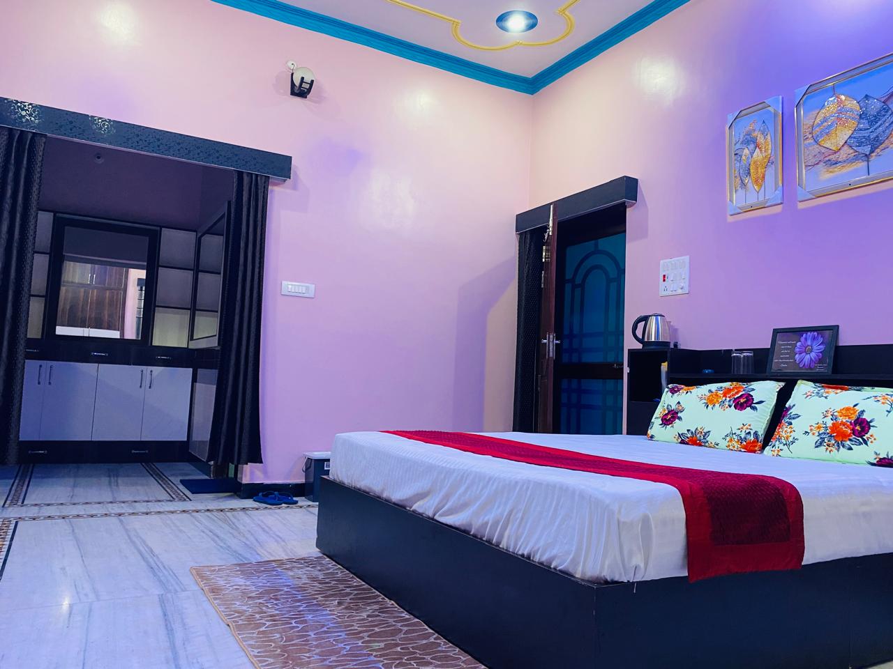 Hotel Raj Shree Palace Guptakashi - Tap to explore photos