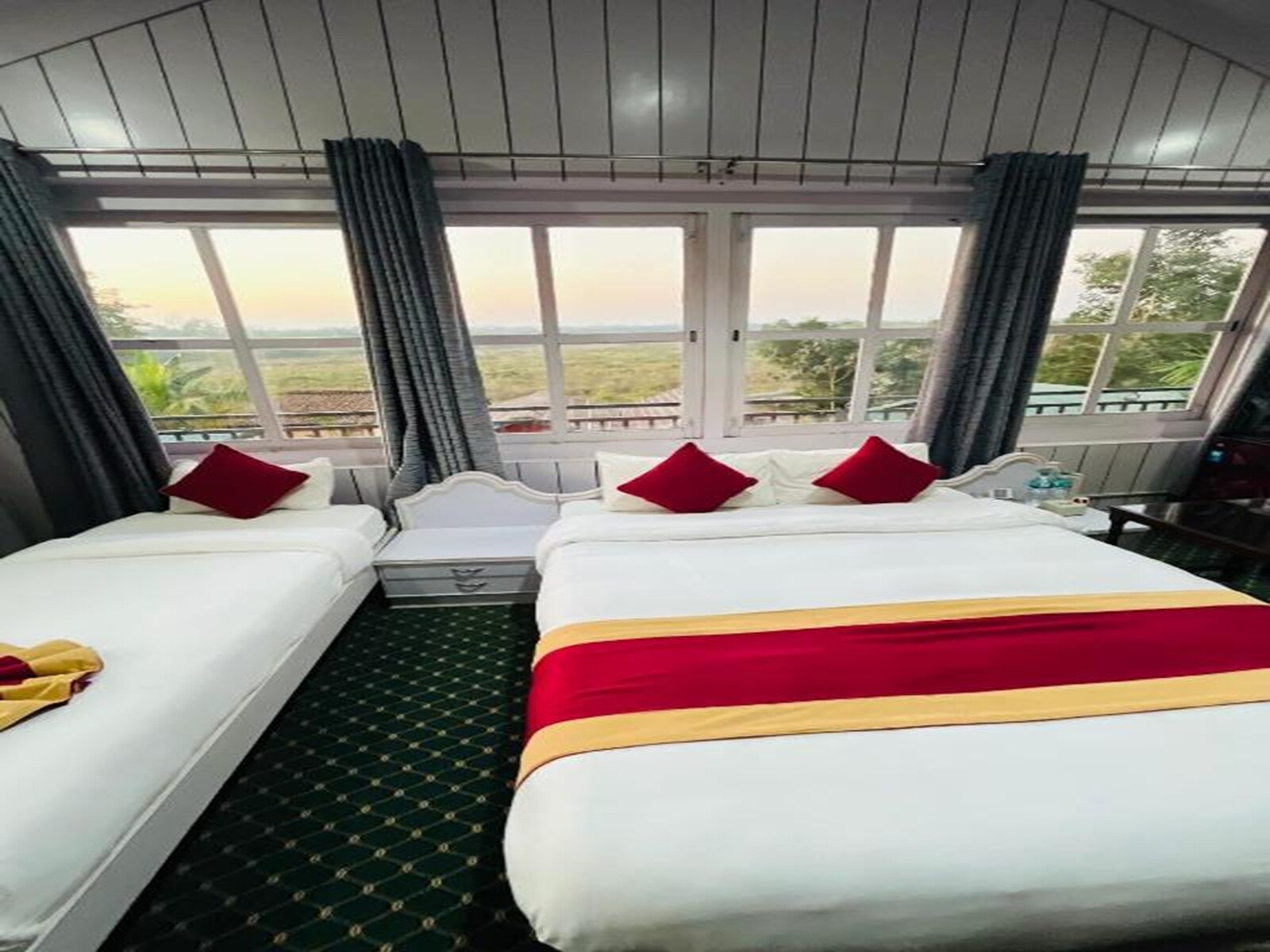 Sishwar Chitwan Tiger Resort Nepal - Tap to explore photos