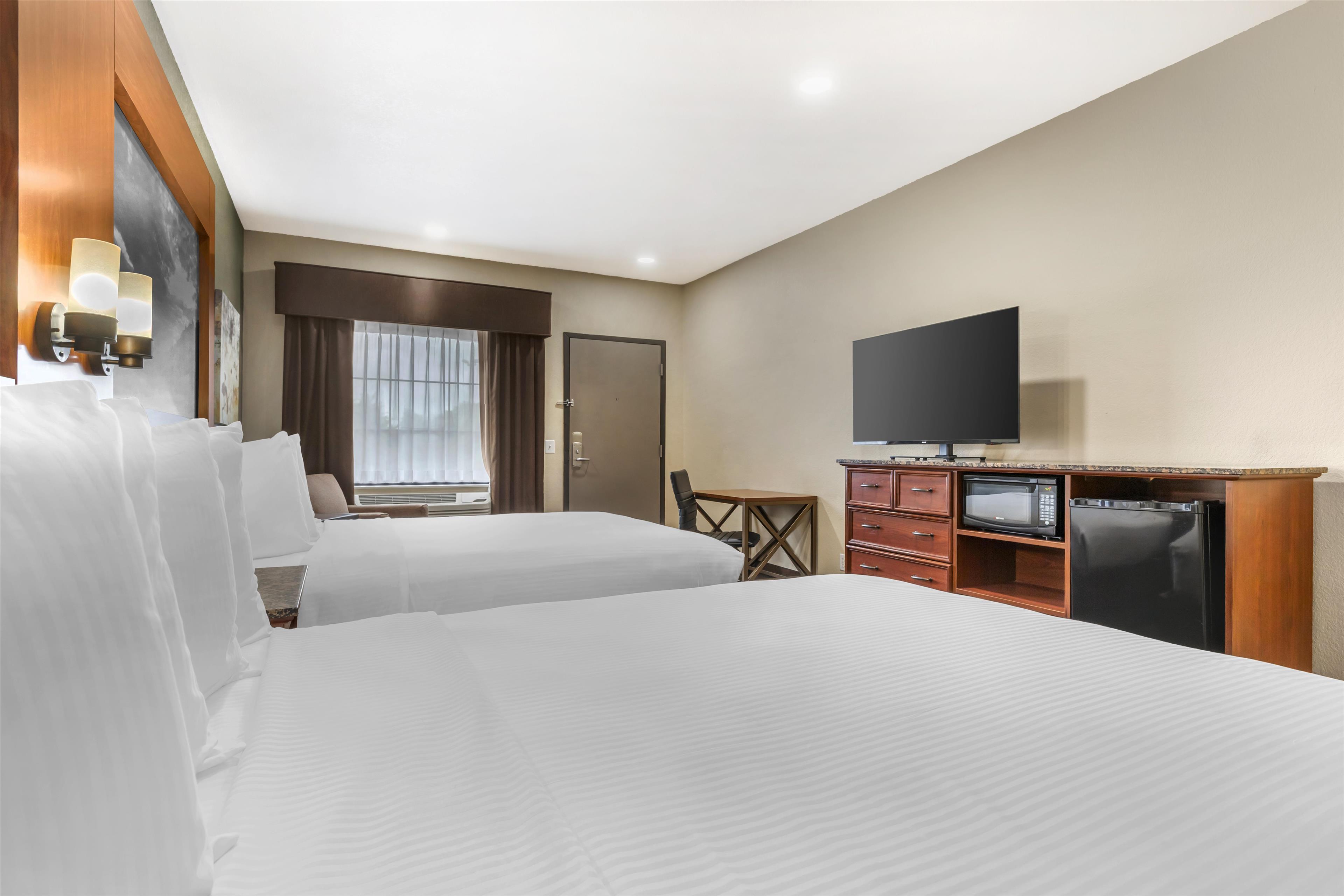 Best Western Plus Yukon - Tap to explore photos