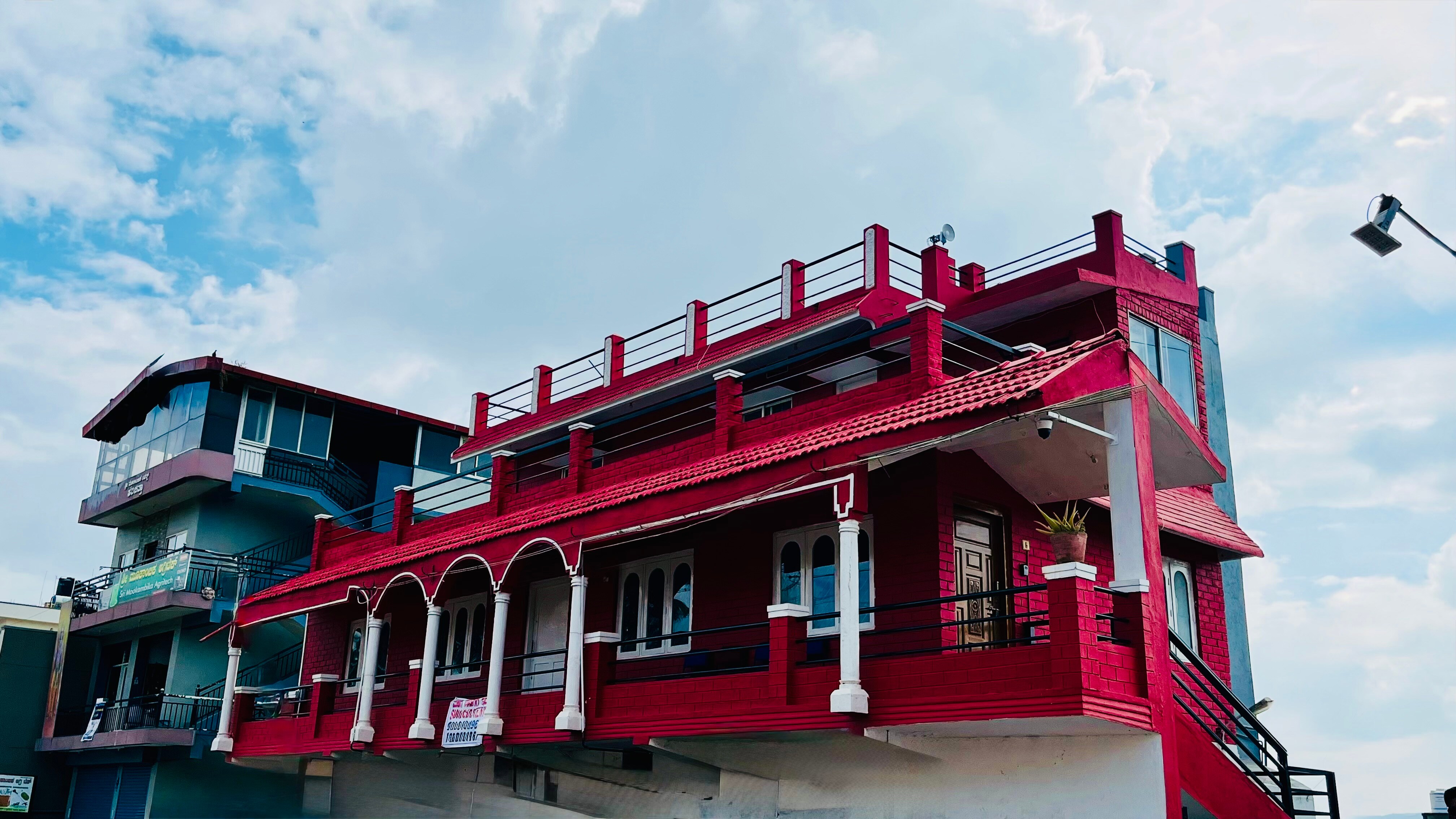 Casa Red Homestay - Tap to explore photos