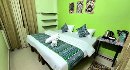 Zipcode Kashi Room Type - Deluxe Room with Ganga View