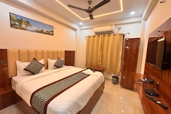 HOTEL KHYAATHI GRAND