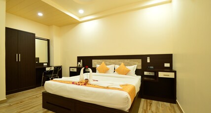Kapish Home - All Pure Veg, Jagatpura Near Akshaya Patra Room Type - Deluxe Double Room