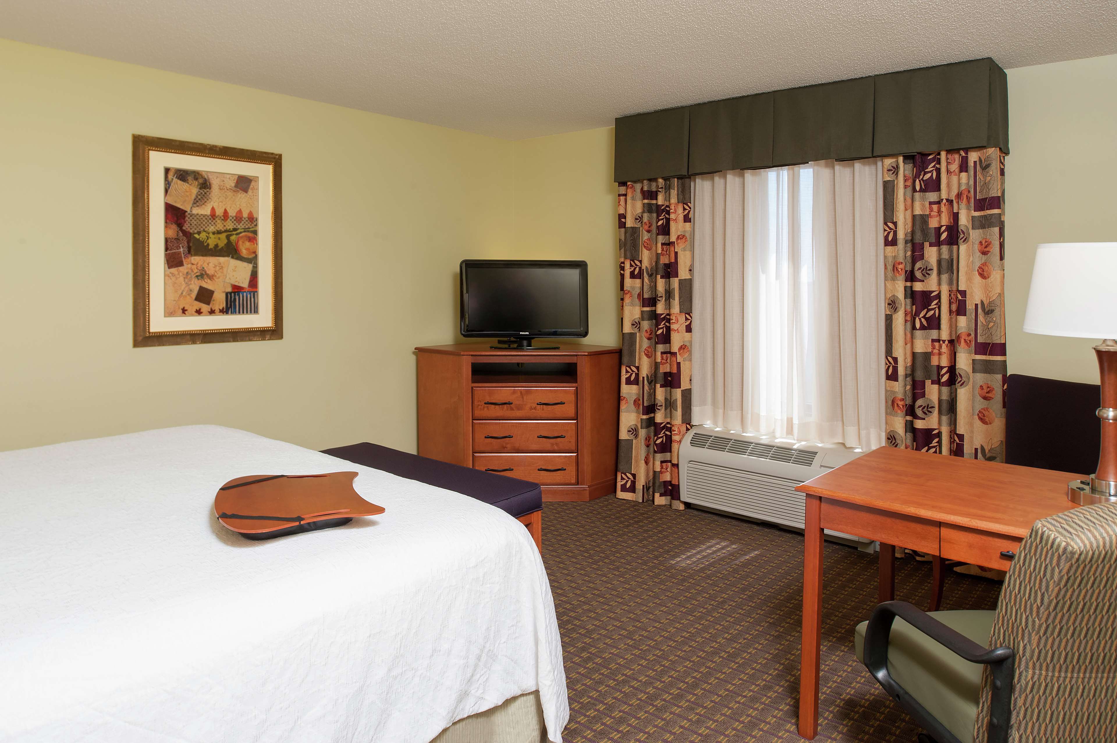 Hampton Inn by Hilton MACOMB - Tap to explore photos