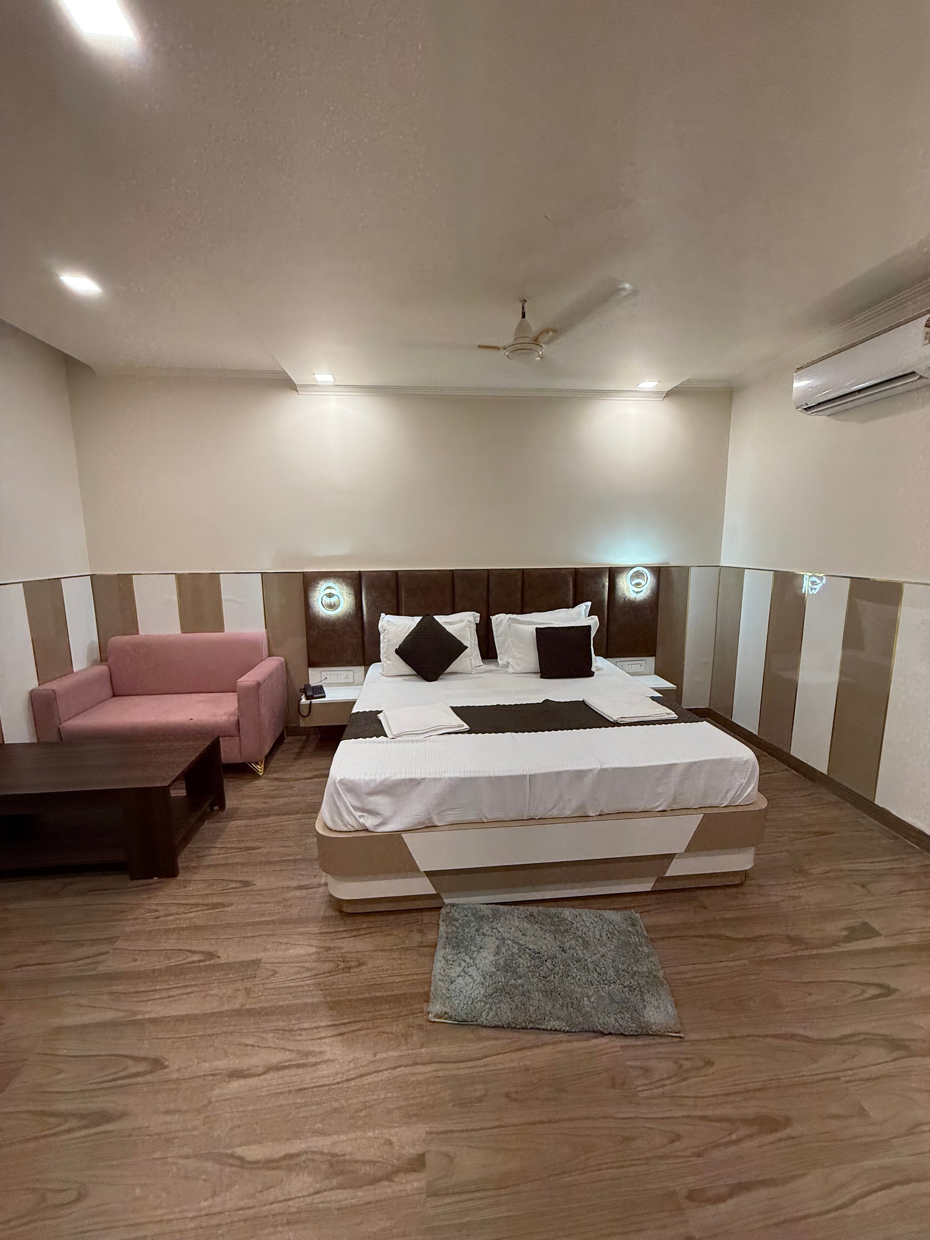 Tiwari Hotel & Restaurant - Tap to explore photos
