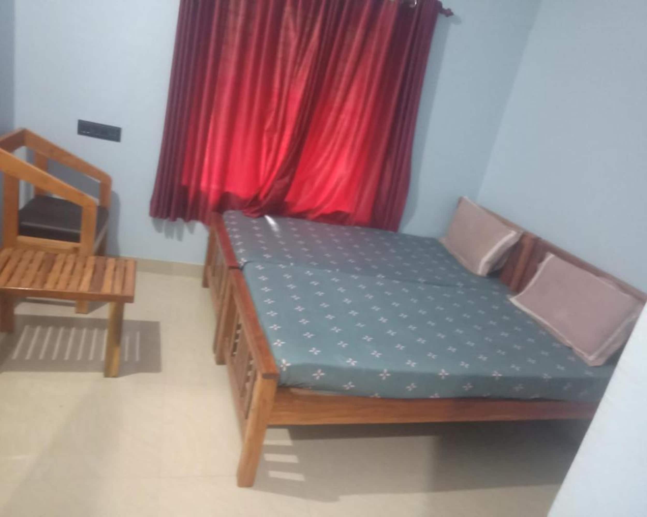 Silver Estate Homestay - Tap to explore photos