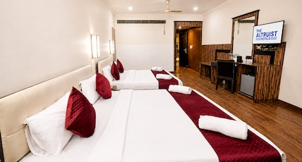 The Altruist Katra Hotel Room Type - Royal Family 6 Bedded Suite Room The Altruist Katra Hotel Room Type - Royal Family 6 Bedded Suite Room