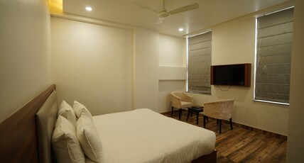 Hotel Regal By Rhytham Room Type - Deluxe Double Room