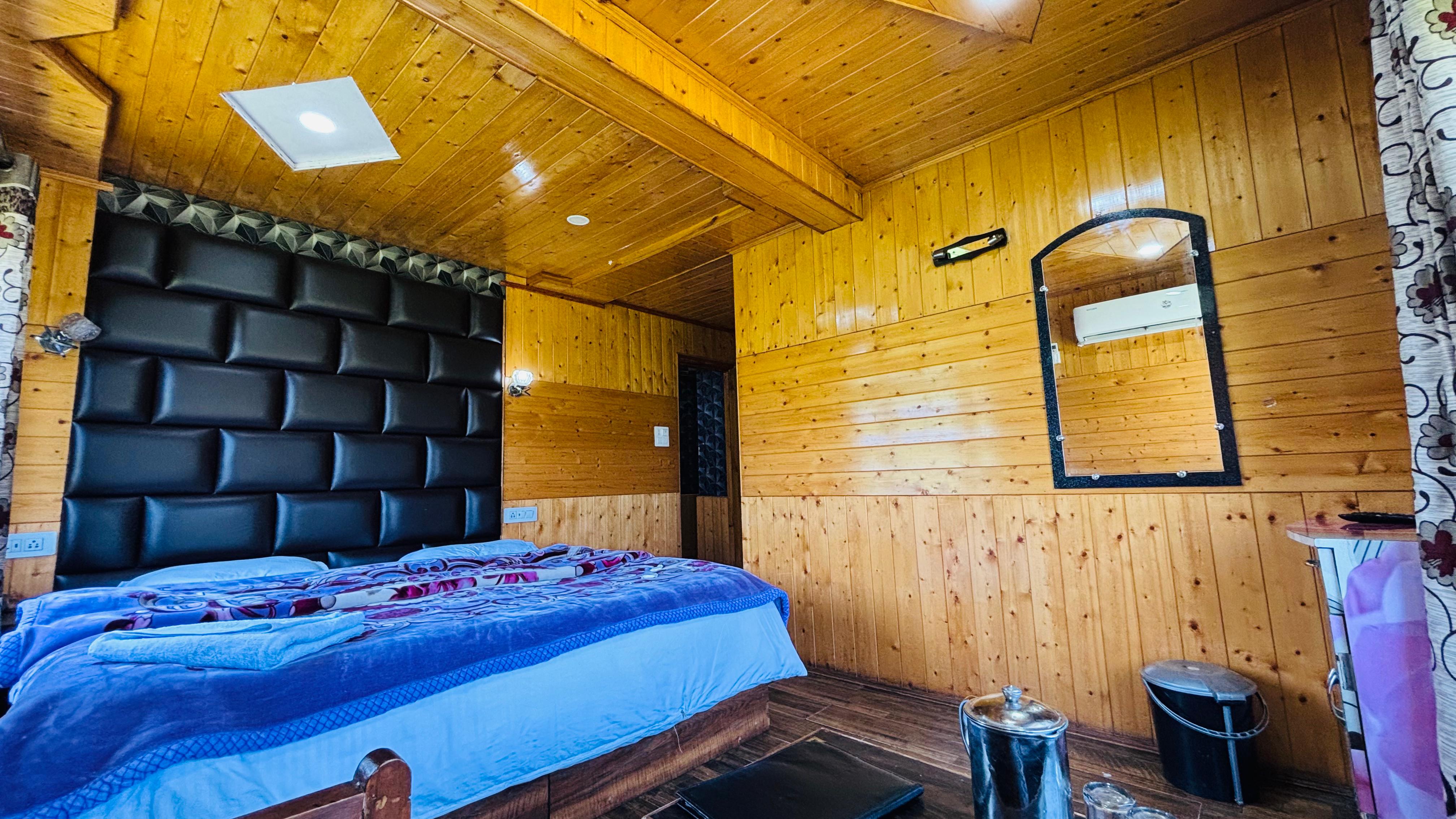 Hotel Green Park Gulmarg - Tap to explore photos
