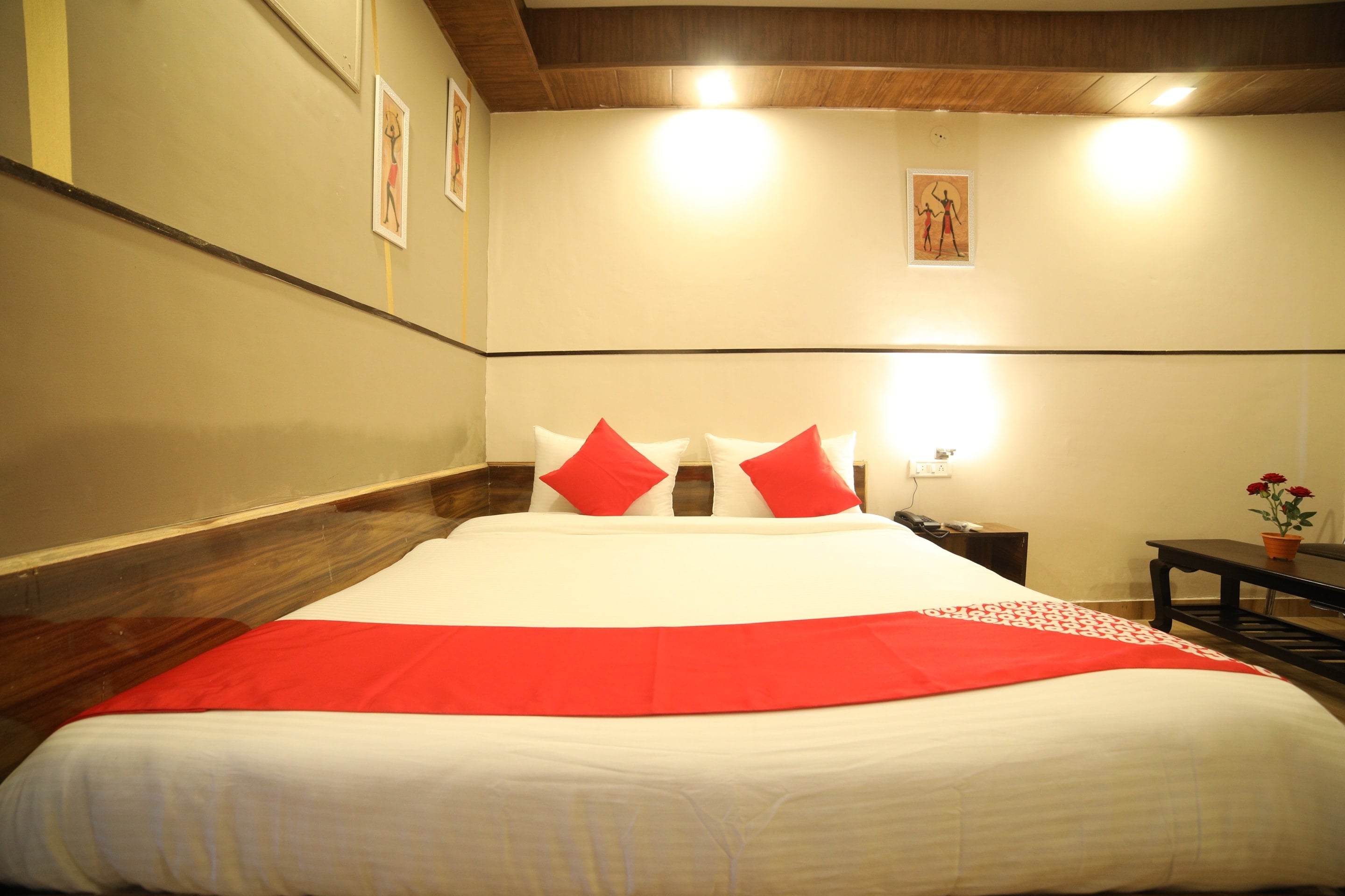 Hotel O Vip - Tap to explore photos