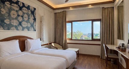 Clarks Amer Room Type - Deluxe Twin Bed Room